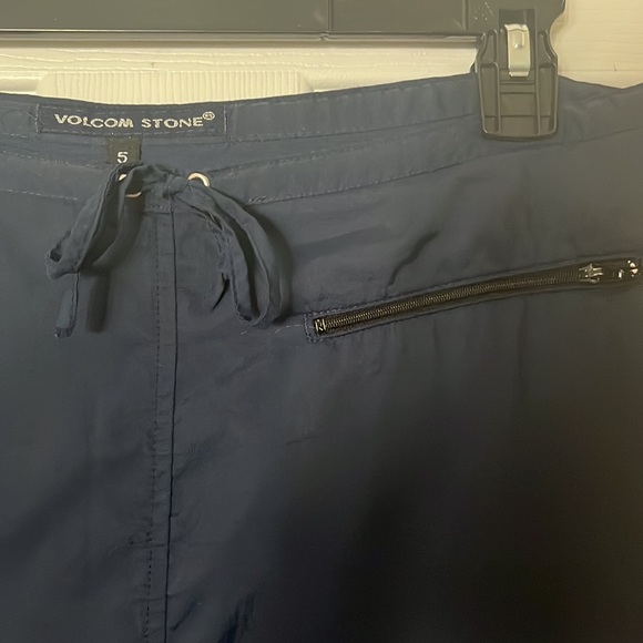 Volcolm Boardwear Skirt - Picture 2 of 4